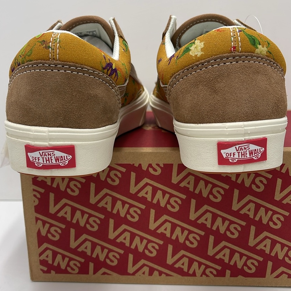 Vans WMNS Floral Tan Sneakers Comfycush Old
Fatal Floral Golden Brow
VN0A5DYC1M7 - Picture 13 of 16